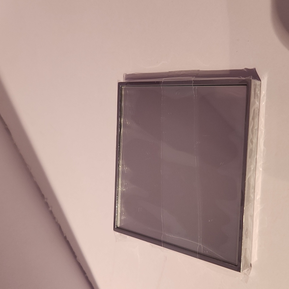 Saint Laurent Beaute Mirror With Black Patent Pouch - Picture 4 of 7